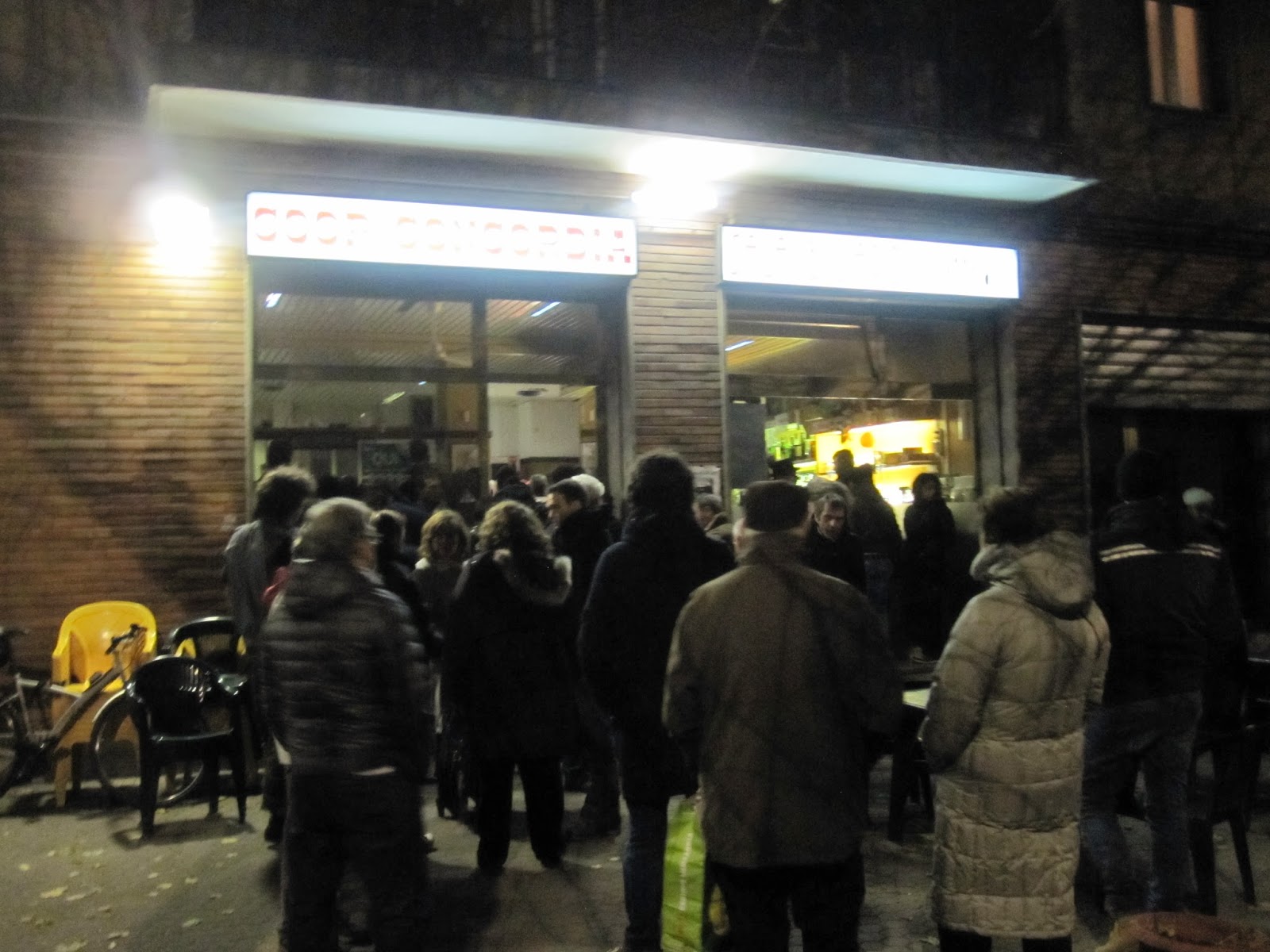 Gibo Nello Spazio Milano Un Fiume In Piena Ma Di Cittadini In 