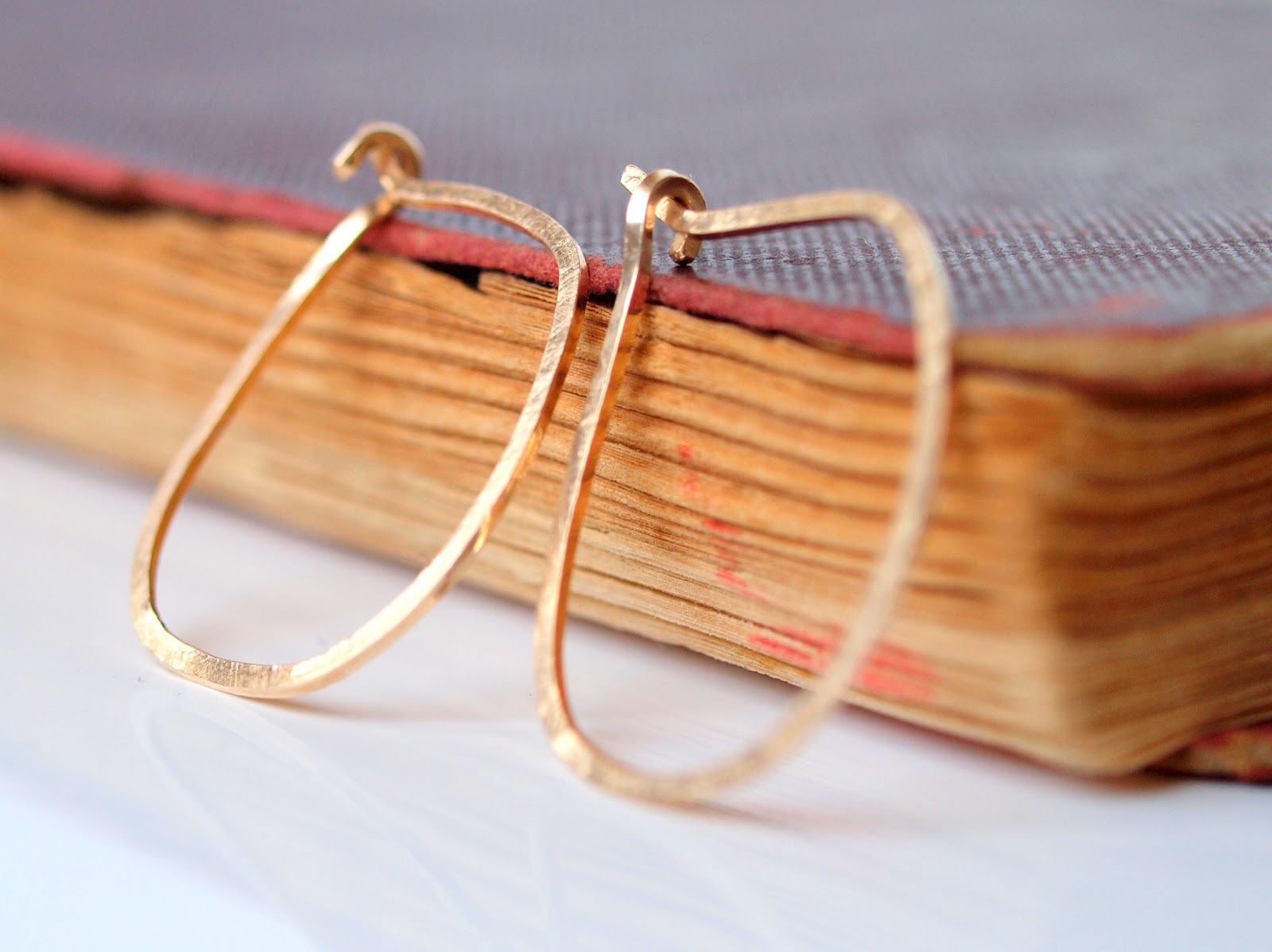 SianyKitty's Blog: Organic Shape Gold Hoop Earrings to Start the Fall ...