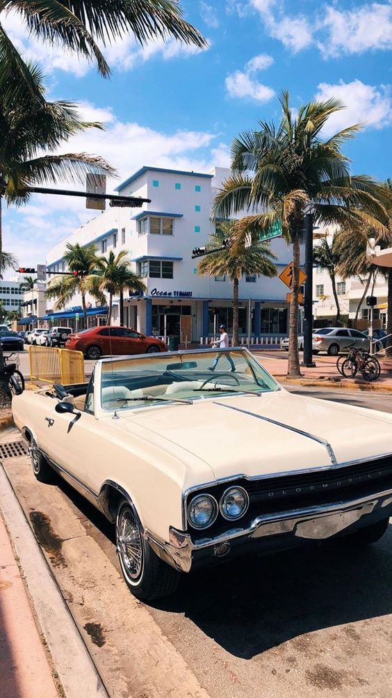 افضل خلفيات ايفون