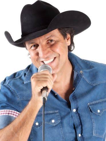 Cantor sertanejo morre depois de infarto durante show no Paraná 