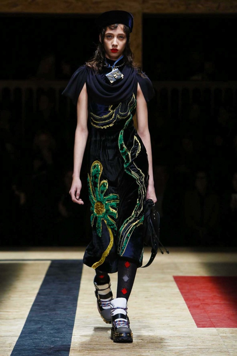Prada Fall/Winter 2016-2017 RTW MFW prada-fall-winter-2016-2017-collection-milan-fashion-week, prada-fall-winter-2016-2017, prada-fall-winter-2016, prada-fall-winter-2017, prada-fall-2016-2017, prada-fall-2016, prada-fall-2017, miucia-prada, miu-miu, du-dessin-aux-podiums, dudessinauxpodiums