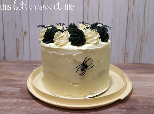 Arachnophobe&amp;#39;s Delight: A Simple Surprise Halloween Cake - This ...