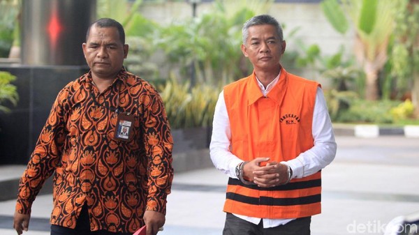 Wahyu Setiawan: Ibu Tio Utusan PDIP, Saya Dalam Posisi Sulit Wahyu Setiawan: Ibu Tio Utusan PDIP, Saya Dalam Posisi Sulit