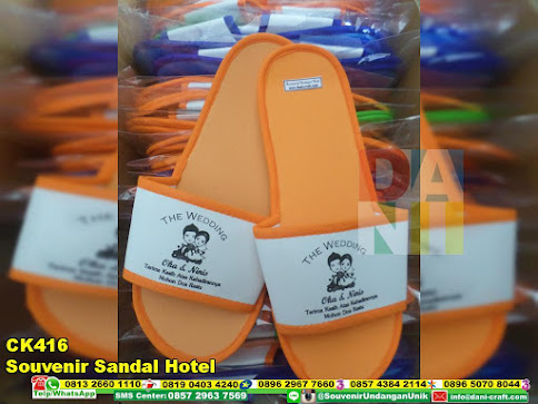  Souvenir Sandal Hotel  Souvenir  Pernikahan