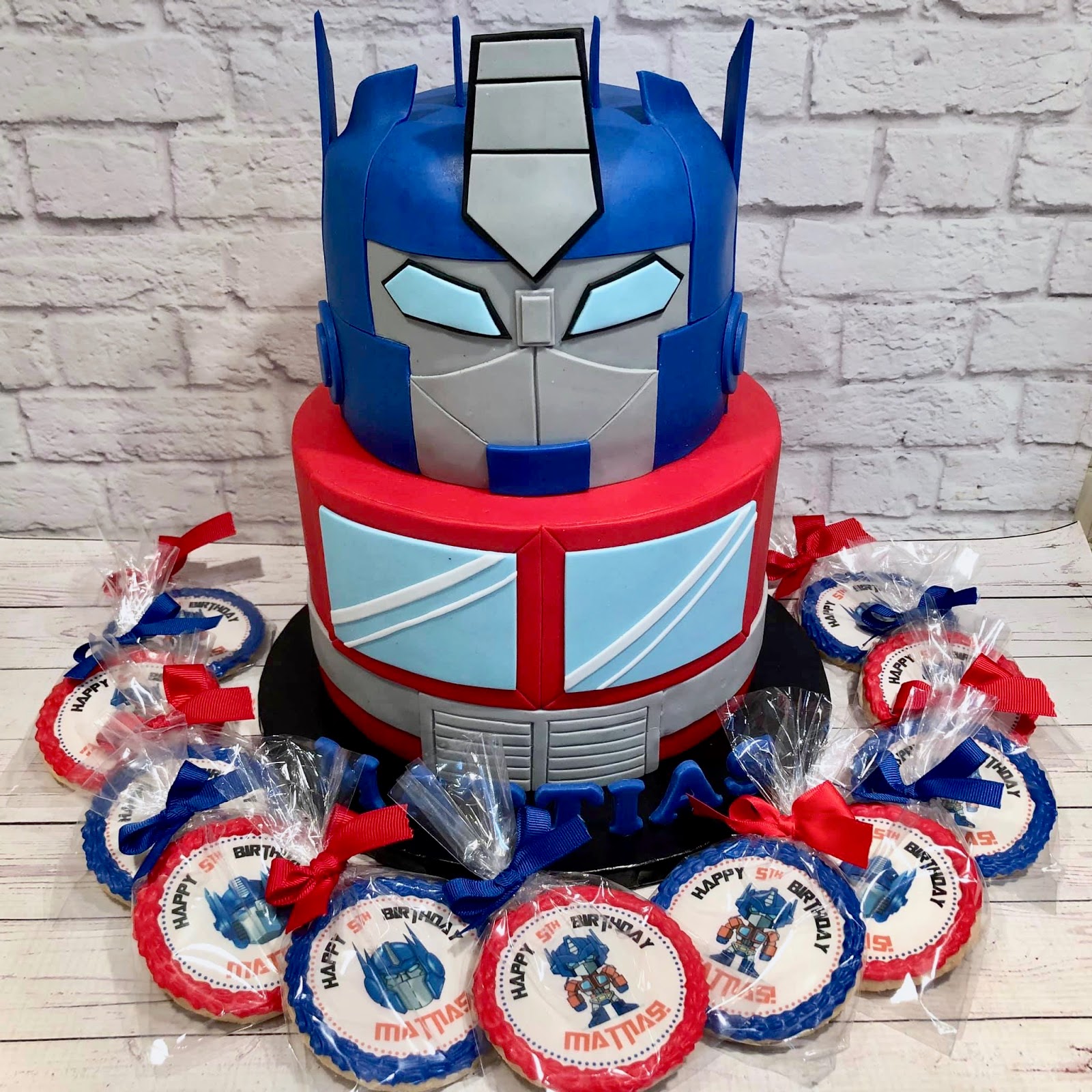 bumblebee cake in 2023 | Transformers birthday cake, Dinosaur birthday cakes,  Transformers cake
