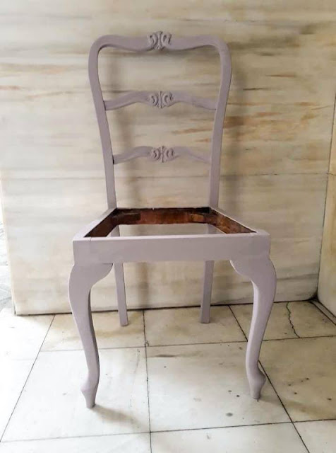 Επιχρύσωση καρέκλας με φύλλα χρυσού 6 Annie Sloan Greece Επιχρύσωση καρέκλας με φύλλα χρυσού 6 Annie Sloan Greece