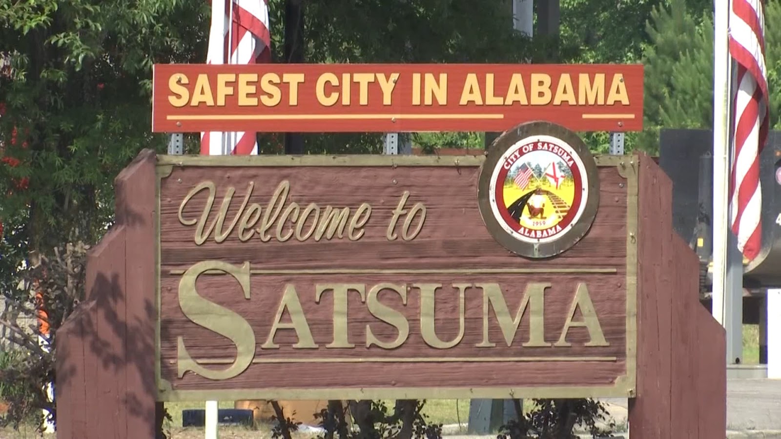 The Fairhope Inquisitor State of Alabama puts city of Satsuma in a Wal