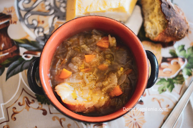 Zupa cebulowa - Kuchnia w Kamiennym Domu