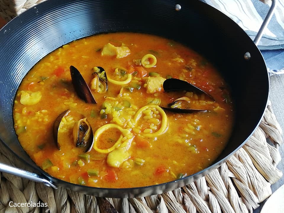 Recetas sabrosas: Arroz caldoso con pescado y marisco