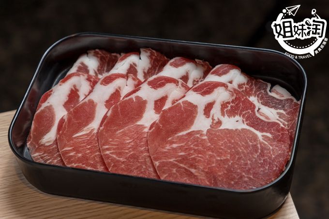 高雄市 左營區 高鐵 推薦 美食 火鍋 麻辣鍋 吃到飽 聚餐 肉肉屋 獨家 必吃 叻沙鍋