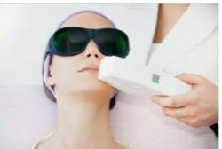 أضرار الليزر للعين أضرار الليزر للعين