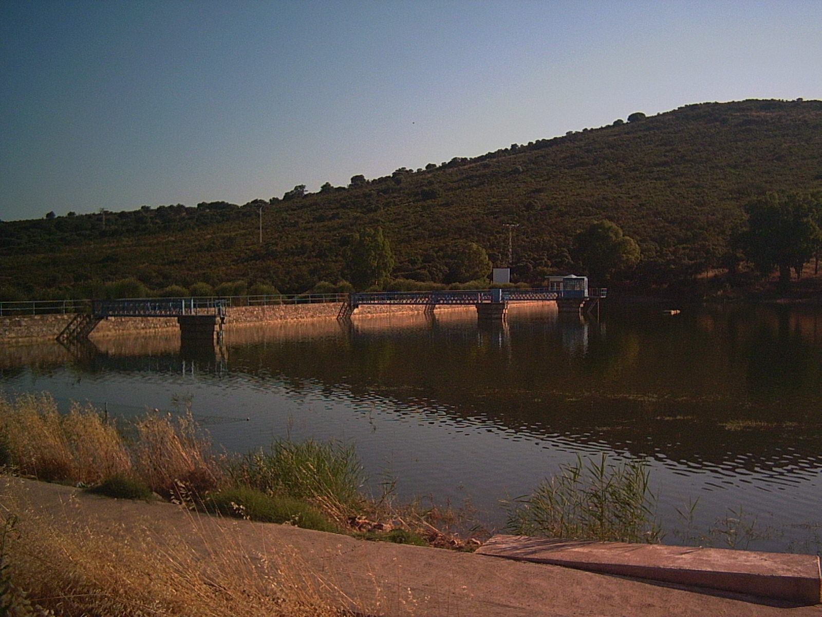 Foto de Presa de Embalse de Gasset en Fernán Caballero, Ciudad Real