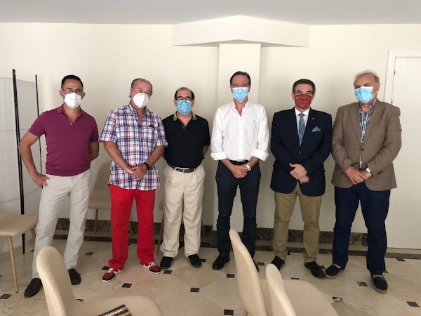 Los presidentes de las agrupaciones de cofradías se reúnen en Cádiz Los presidentes de las agrupaciones de cofradías se reúnen en Cádiz
