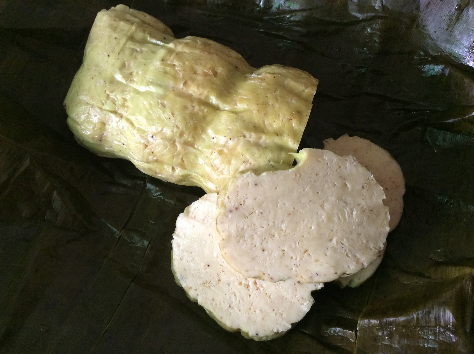 Món Chay Thanh Tịnh: Chả lụa chay làm bằng lá tàu hũ ky