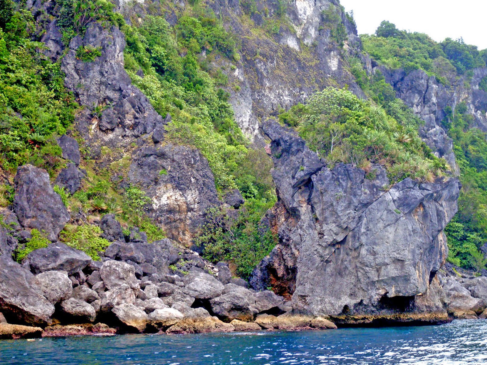 AMUSING ROCKS FORMATIONS IN TICAO ISLAND, MASBATE