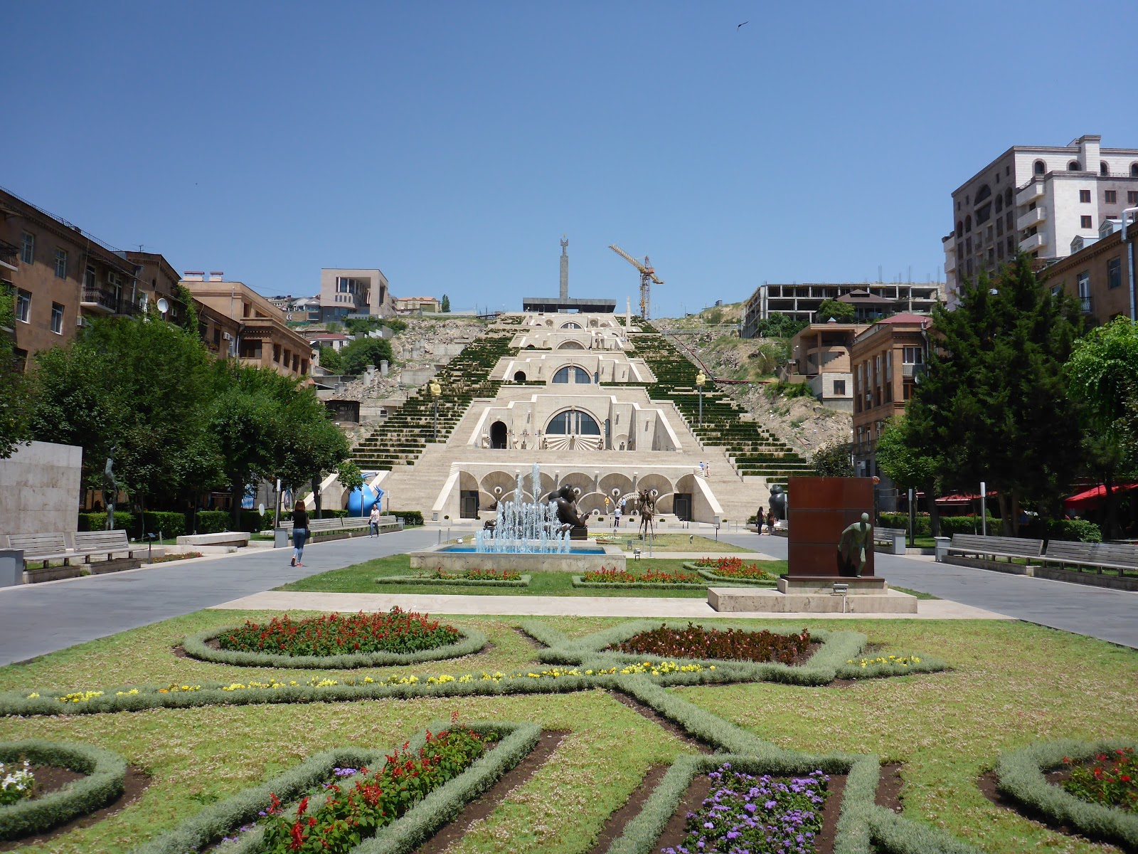 Большой каскад в ереване. Сколько ступенек на каскаде. Ереван каскад эскалатор. Парк тумо в ереване. Ереван каскад арарат.
