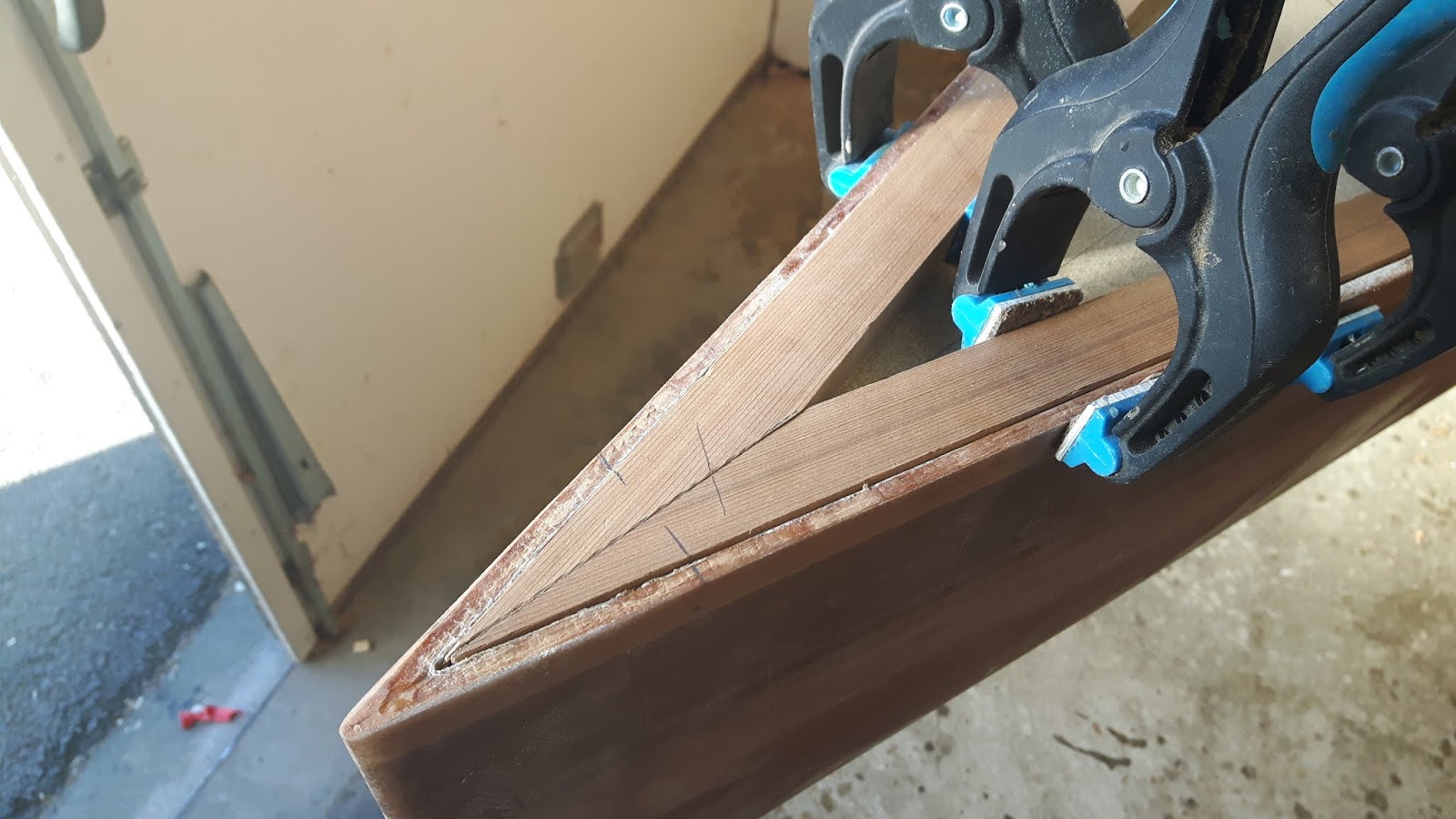 Lod is building an Ashes Solo Day singel canoe Inside gunnel fitted