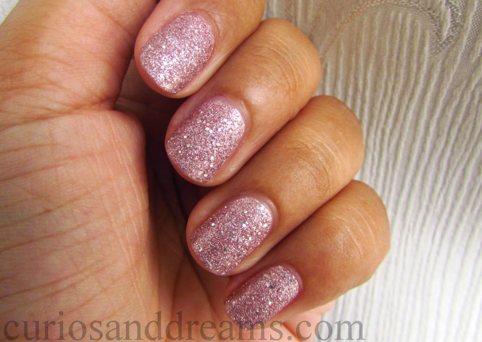 Maybelline Color Show Glitter Mania Pink Champagne review, Maybelline Glitter Mania Pink Champagne review, Maybelline Glitter Mania Pink Champagne swatch