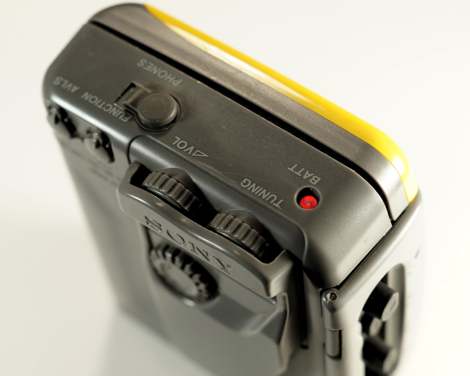 Sony Walkman WMFS191 Yellow Sports Portable Cassette Player AM FM Radio