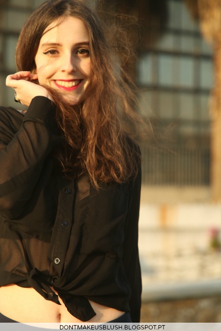 smile girl blogger