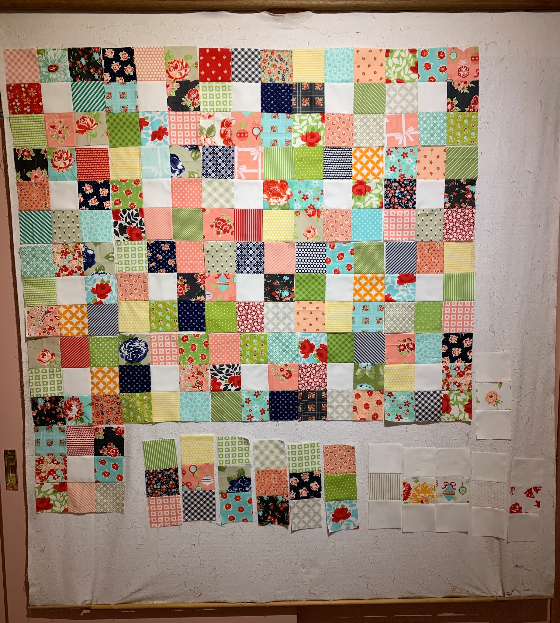 Lynda in Wonderland Ziggy Baby & Blue Cot Quilt
