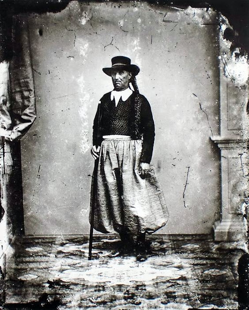 Archivo fotográfico J.J.Tous.  Fotografía post mortem de un hombre sobre 1858.  Jules Virenque.
