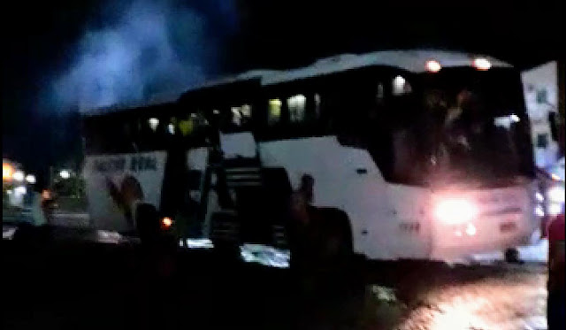 Ônibus da Falcão Real pega fogo após deixar a rodoviária de Jacobina