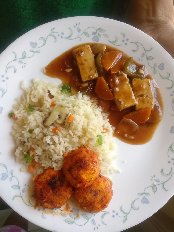 Mushroom fried rice with Paneer chilli gravy and Garlic mushroom tava roast