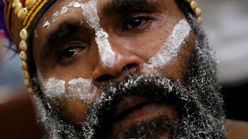 Kesedihan Aktivis Papua Saat Jalani Sidang Pembacaan Dakwaan Kesedihan Aktivis Papua Saat Jalani Sidang Pembacaan Dakwaan