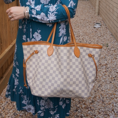 Away From Blue  Aussie Mum Style, Away From The Blue Jeans Rut: 30 Ways To  Wear: Louis Vuitton Neverfull in Damier Azur (#30Wears)