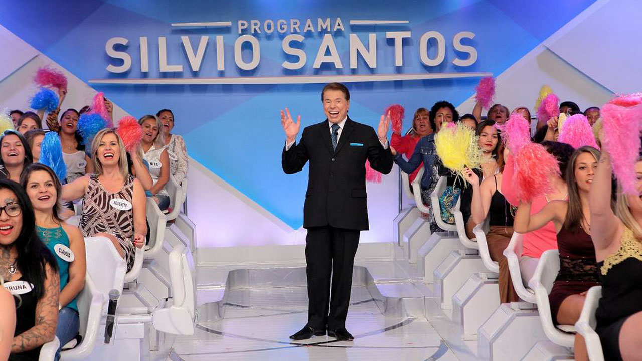 Silvio Santos, de 90 anos, é internado com Covid em São Paulo