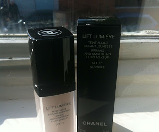 CHANEL Lift Lumiere Firming & Smoothing Fluid Makeup Foundation