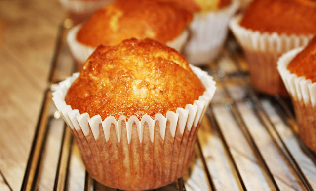 MAGDALENAS DE ARAGÓN RECETA ADAPTADA AL LIBRO COCINAR ES FACIL DE MONTSERRAT SEGUÍ