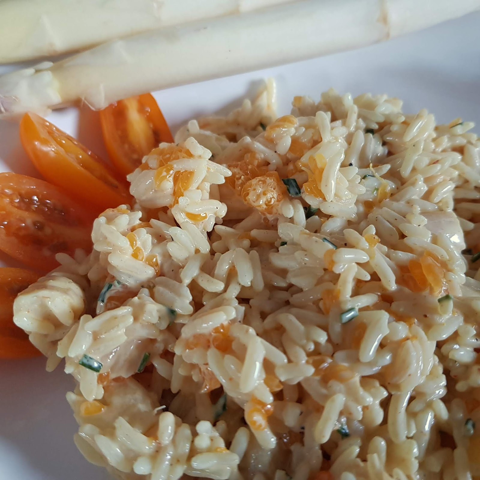 Fruchtiger Curry-Reissalat mit Spargel und Mandarinen