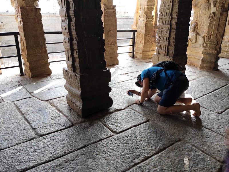 Hanging Pillar of Lepakshi Temple