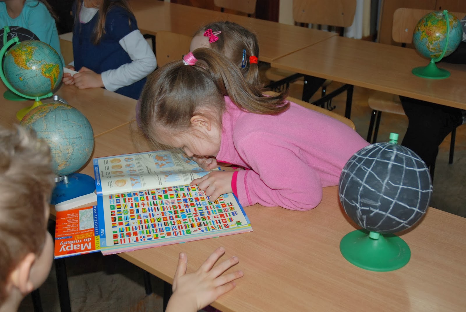 Na Lekcji Geografii Nauczyciel Poprosił Uczniów O Wymienienie Czterech Miast Biblioteka Miarka: Przedszkolaki w bibliotece i na lekcji geografii