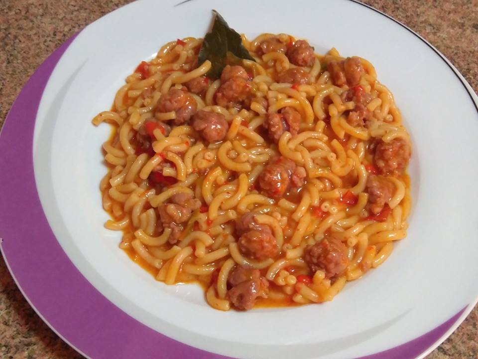 Esther y su mundo ollas GM