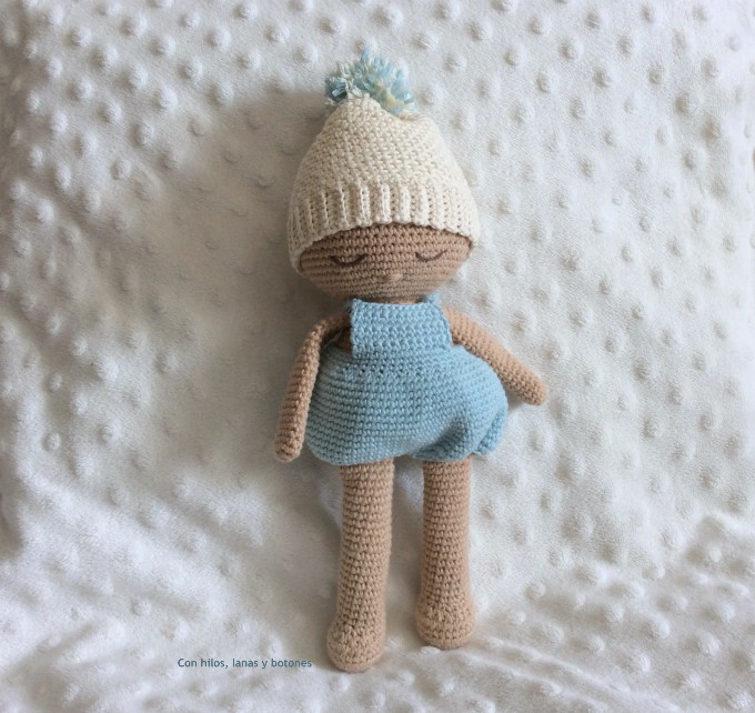 Con hilos, lanas y botones: Rubén amigurumi (patrón de La Crochetería)