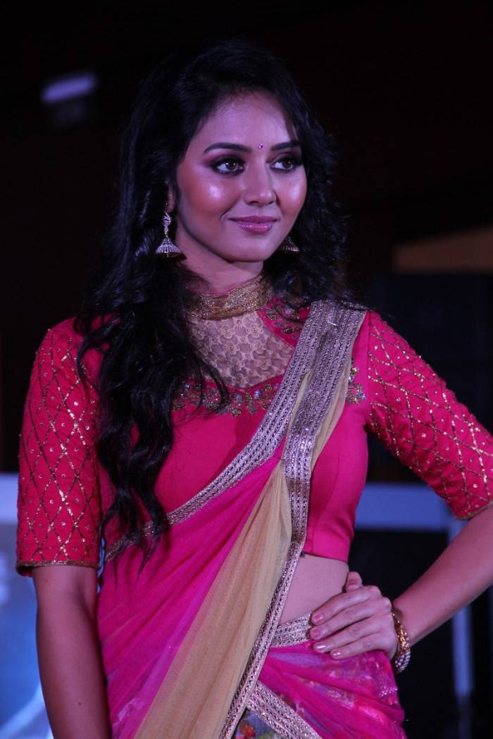 Vidya Pradeep Sex Video - CAP: Vidya Pradeep Latest Glamour PhotoShoot Images At Cinema Spice Bridal  Fashion Show 2015