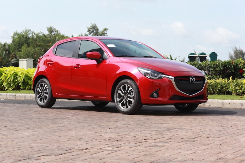 Mazda2 2015 chính thức ra mắt, 2 phiên bản hatchback và sedan, giá từ ...