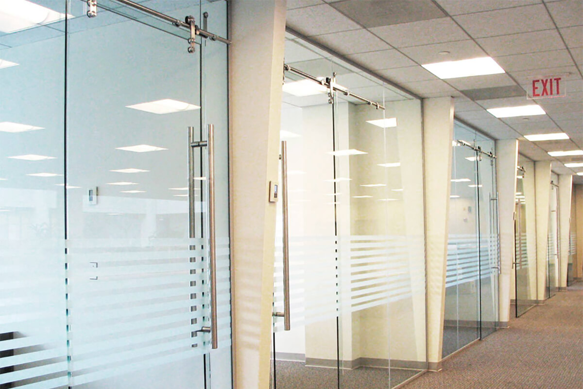 Glass Sliding Partition With Art Sandblasting Glass Shower Doors