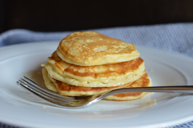Playing with Flour: Sour cream pancakes