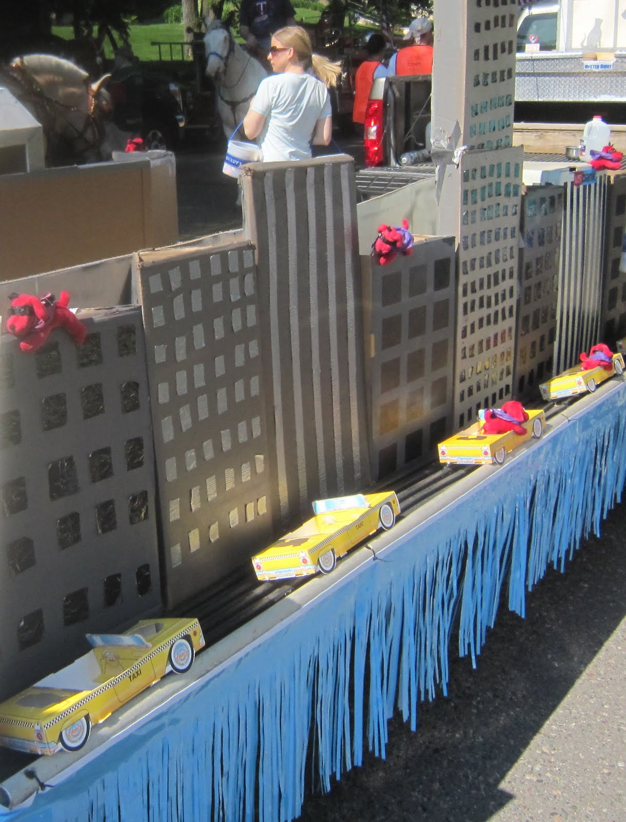 Chuck Does Art DIY Super Fast Super Easy Cardboard City Skyline Parade