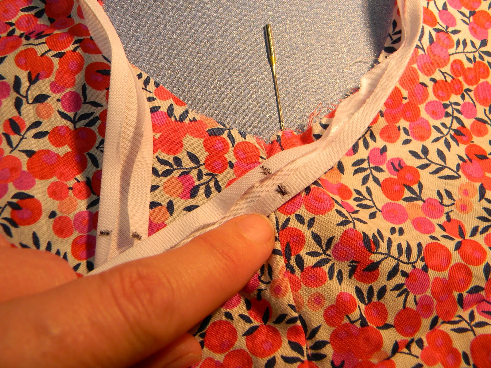 Sew&CraftRaindrops & Bellyflops A Tutorial Joining bias binding