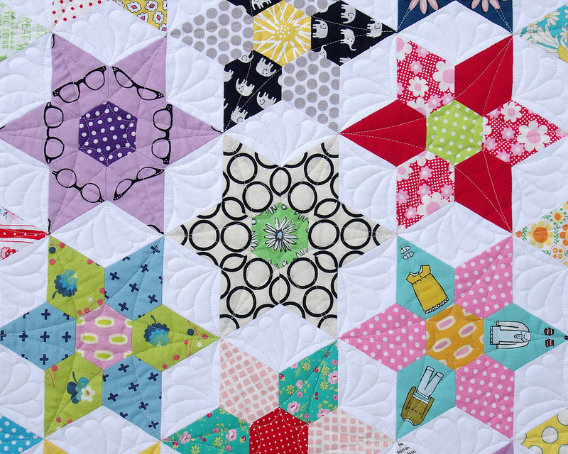 The Daisy Chain Quilt - An English paper piecing project. | © Red Pepper Quilts 2016
