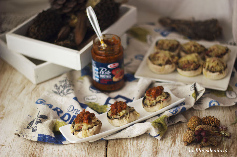 Champiñones rellenos con pesto de tomates secos