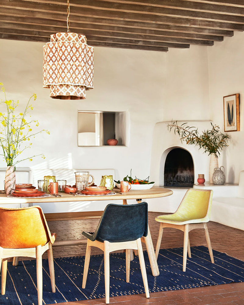    pod-zharkim-solncem-