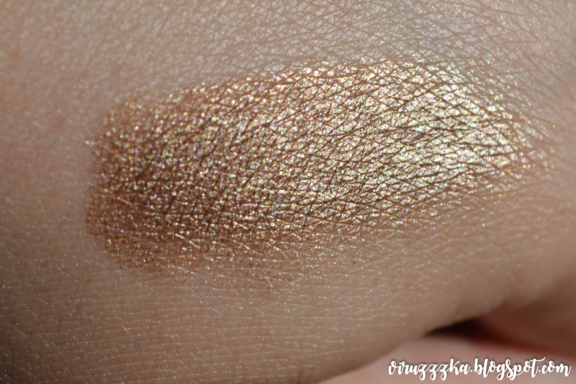 Maybelline NY Color Tattoo 24 HR by Eyestudio Gel-Cream Eyeshadow 35 On and On Bronze Review & Swatches
