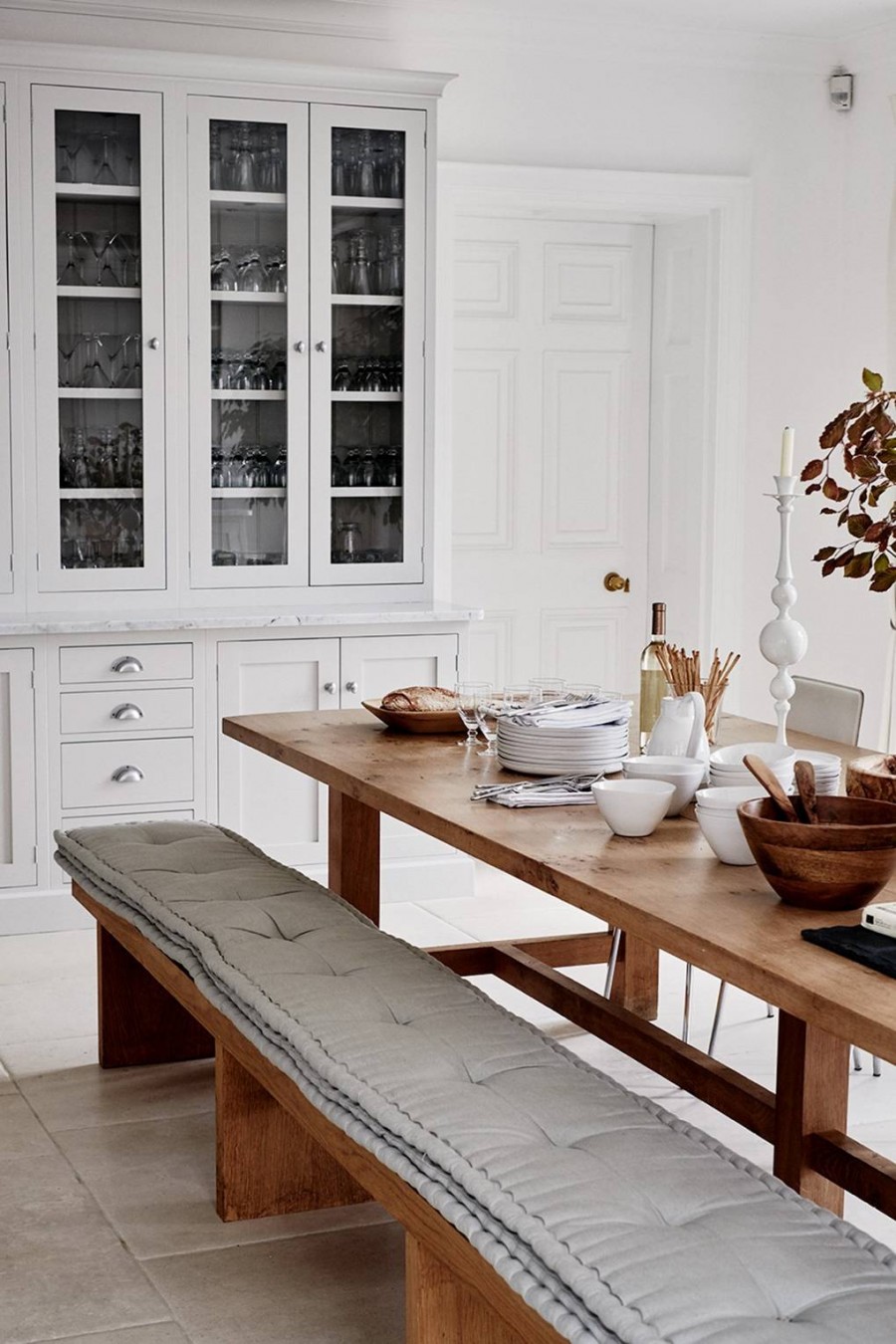 For the love of white- Chrissie Rucker's amazing house in the English countryside