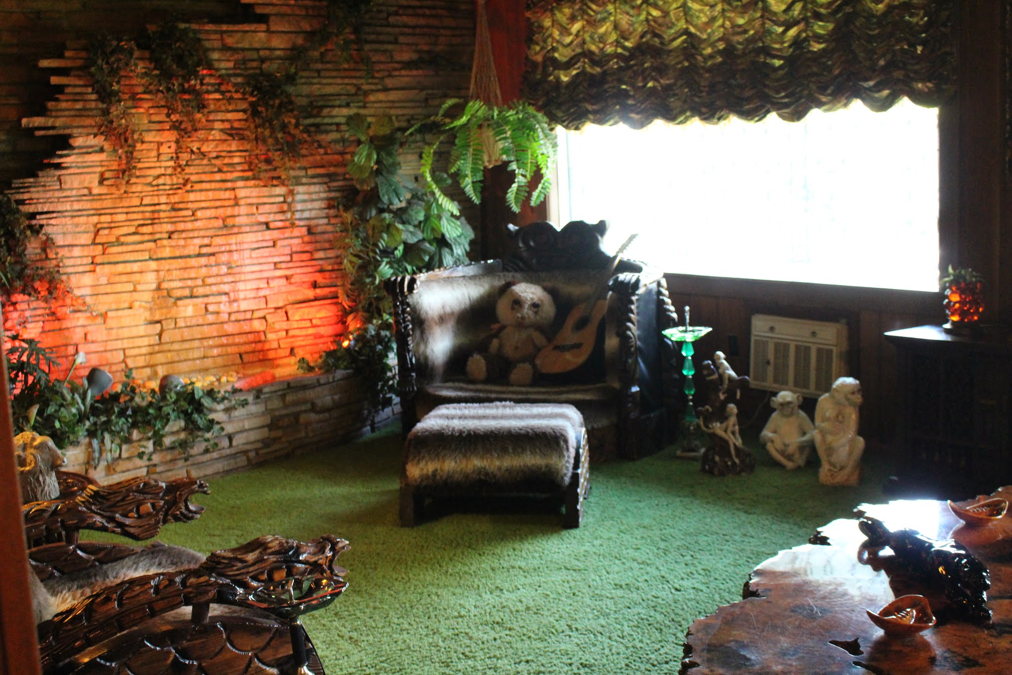 Armand's Rancho Del Cielo Graceland Creation of the Jungle Room